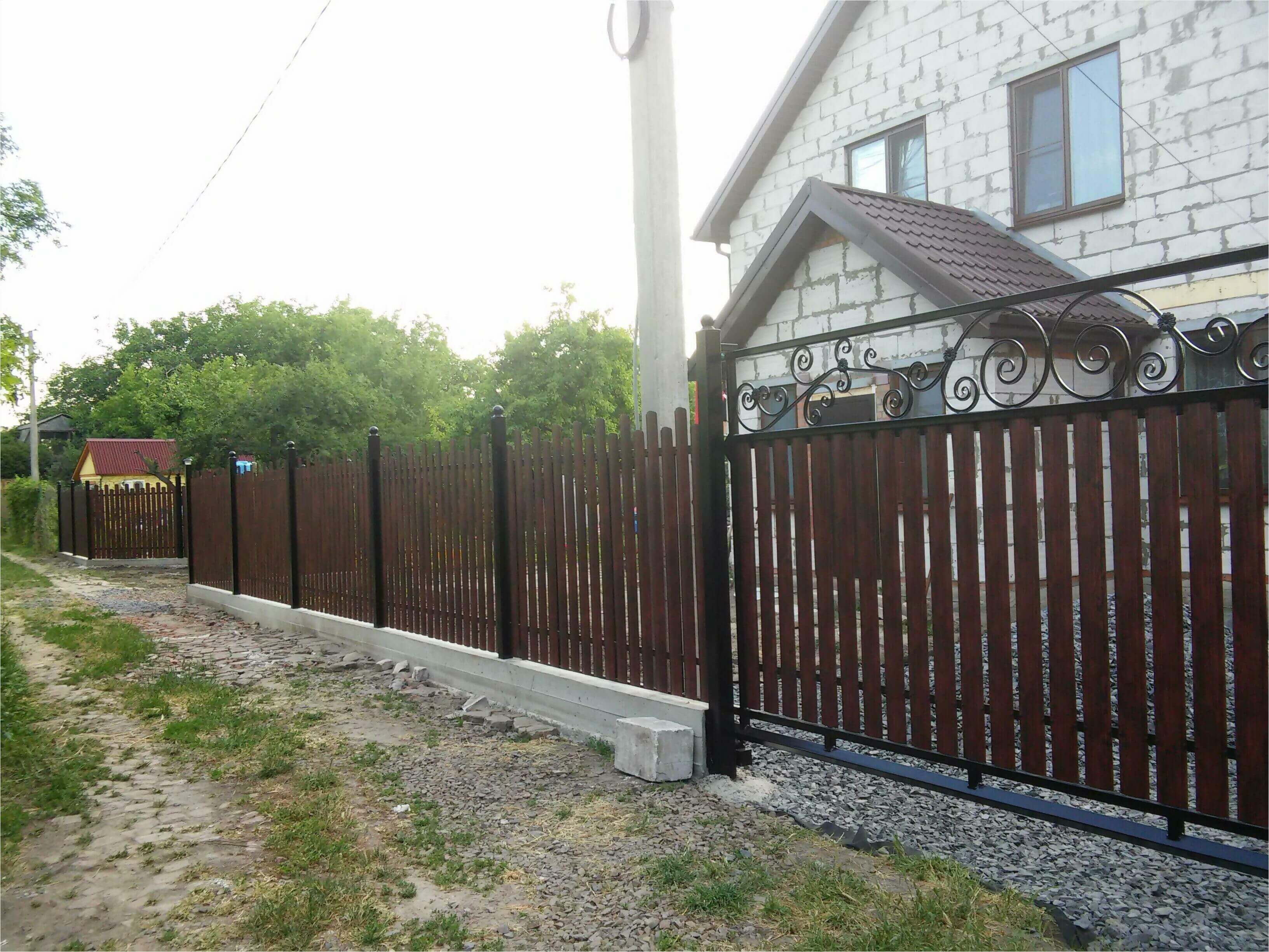 Забор из штакетника 90м фото1 в Грозном