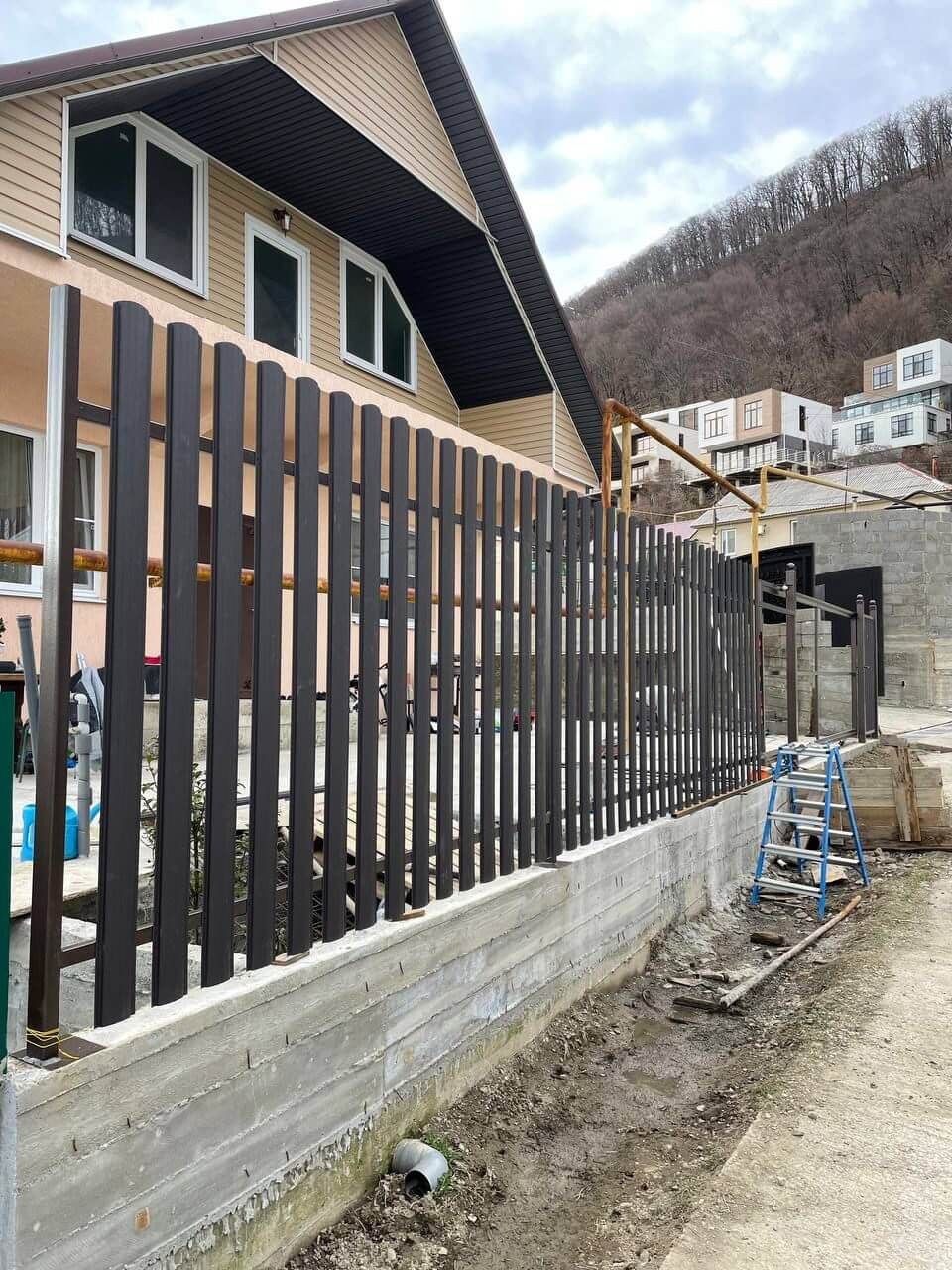 Забор из штакетника 35м RAL8019 Темный Шоколад МАТТЕ в Грозном