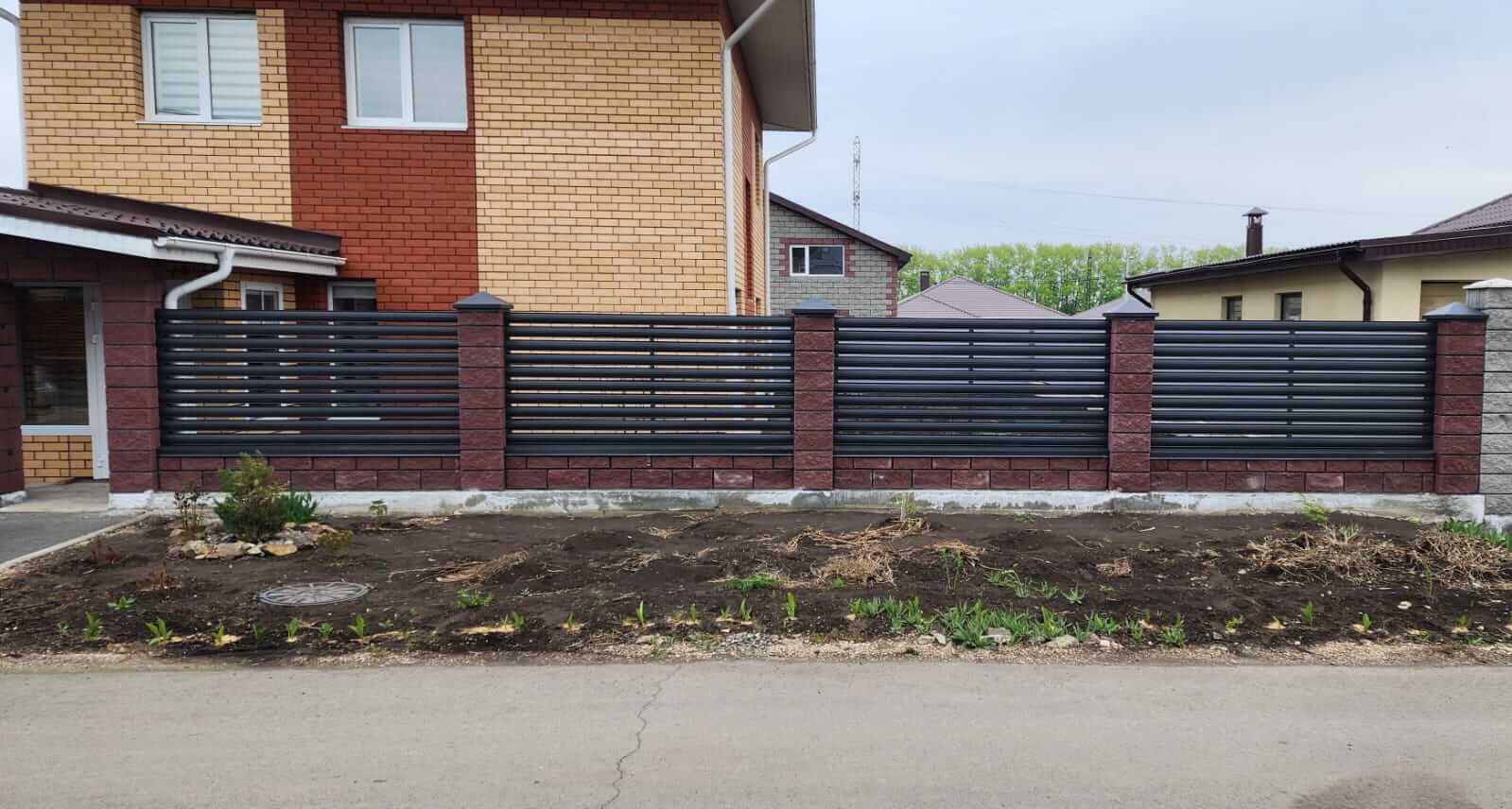 Забор-ранчо из штакетника 21м RAL7024/7024 Серый Графит МАТТЕ фото 8 в Грозном
