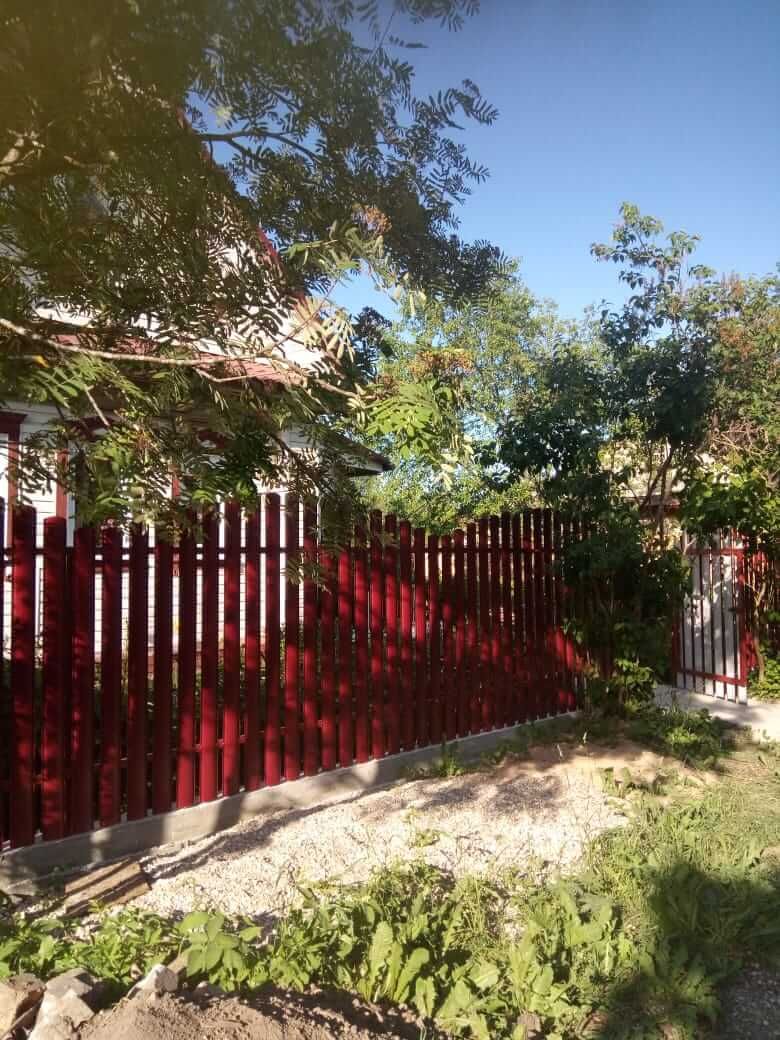 Забор из фигурного штакетника 21м RAL3005 Красное Вино фото 1 в Грозном