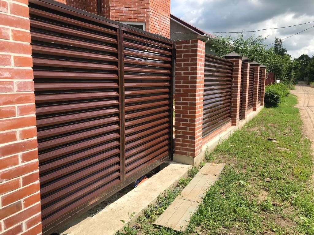 Забор из ламелей ЭКО-Z усиленных 25м RAL8017/8017 Шоколад двусторонний фото 6 в Грозном