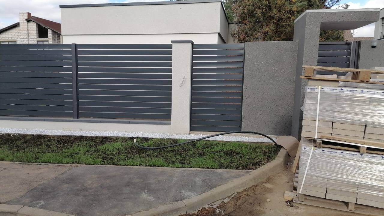 Забор-ранчо из металлопланкена 36м RAL7024 Серый Графит фото 8 в Грозном
