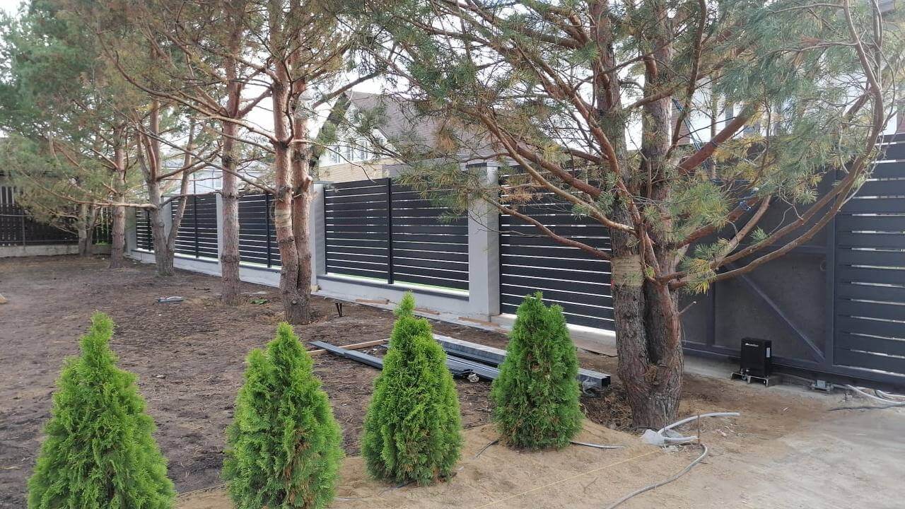 Забор-ранчо из металлопланкена 36м RAL7024 Серый Графит фото 6 в Грозном