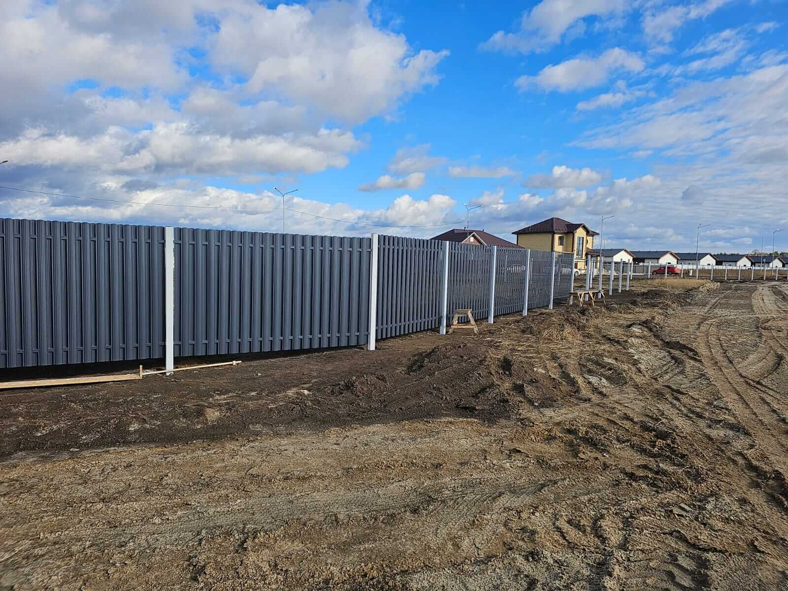 Забор из евроштакетника 234м RAL7024/7024 Серый Графит двусторонний фото 7 в Грозном