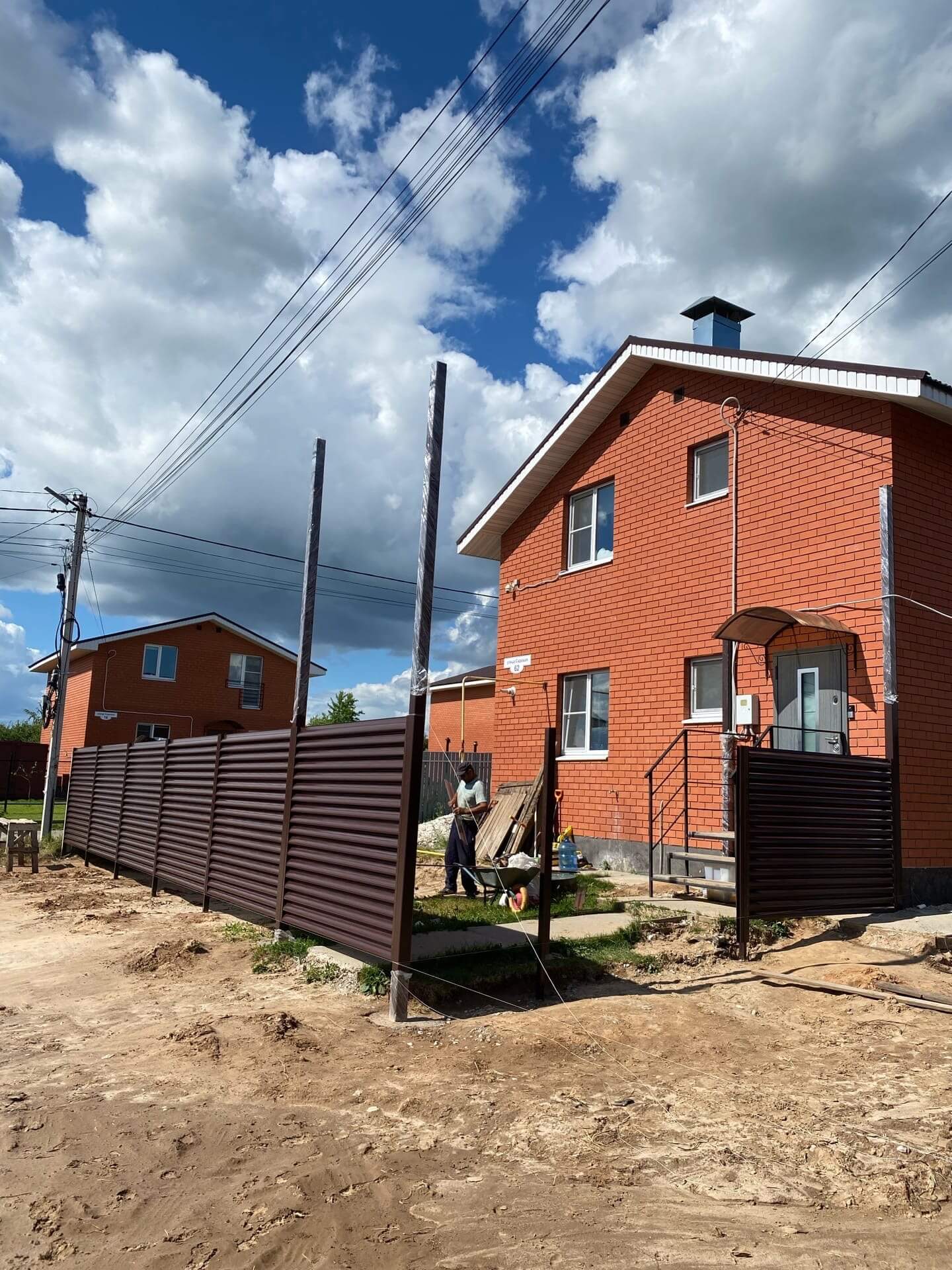 Забор-жалюзи из ламелей еврожалюзи 14м RAL8017 Шоколад фото 1 в Грозном
