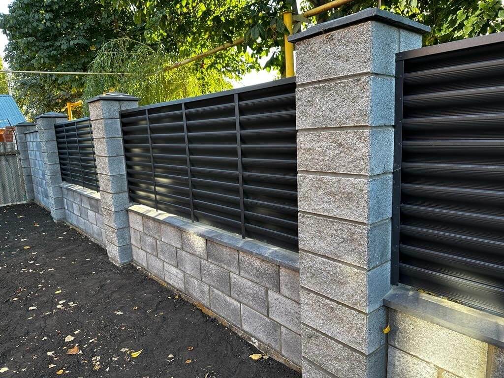 Забор-жалюзи 19м RAL7024/7024 Серый Графит двусторонний MATTE фото 6 в Грозном