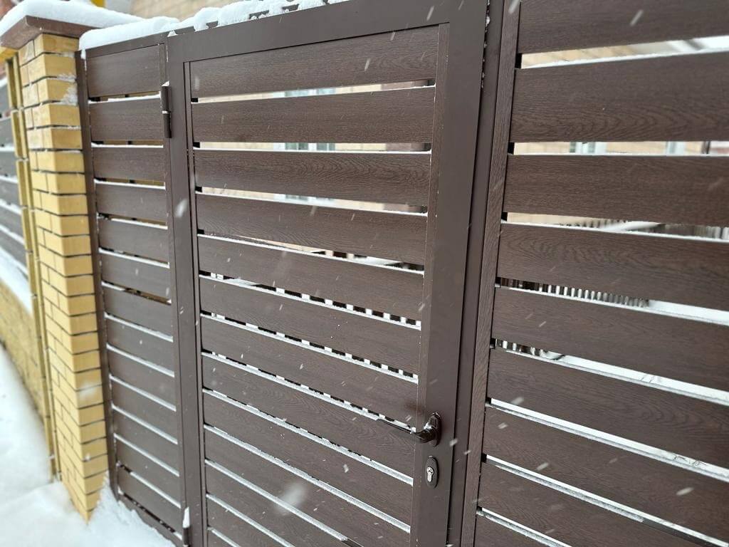 Забор-ранчо из металлопланкена 34м Мореный Дуб Printech фото 1 в Грозном