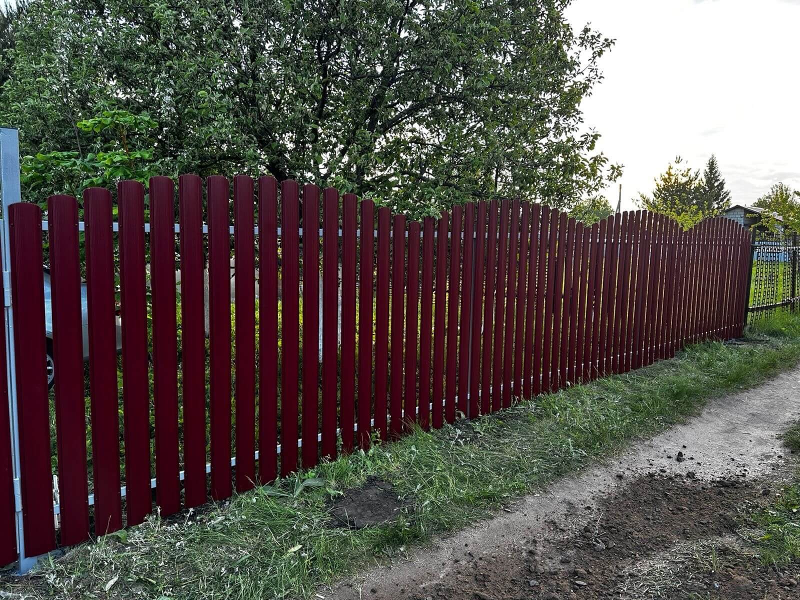 Забор из евроштакетника 28м RAL3005 Красное Вино фото 3 в Грозном
