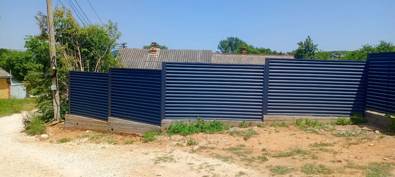 Забор-жалюзи из ламелей Еврожалюзи 53м RAL7024 Серый Графит МАТТЕ фото 6 в Грозном