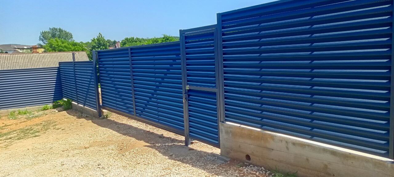 Забор-жалюзи из ламелей Еврожалюзи 53м RAL7024 Серый Графит МАТТЕ фото 15 в Грозном