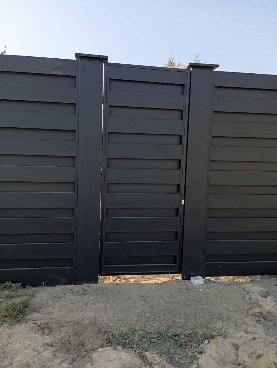Забор-ранчо из металлопланкена 37м RAL9005 Черный МАТТЕ фото 3 в Грозном