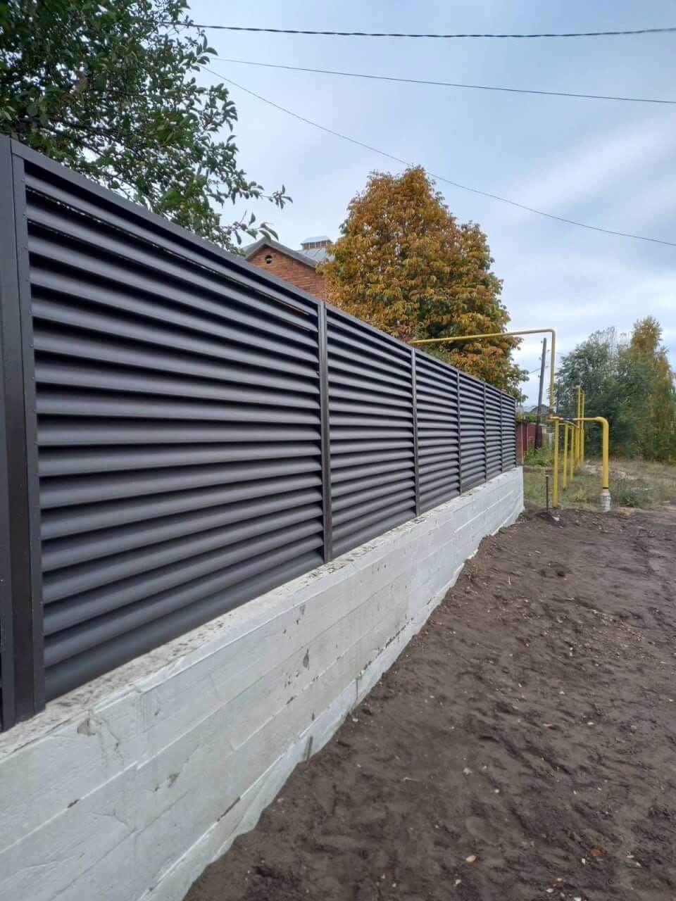 Забор из ламелей еврожалюзи 34м RAL8019/8019 Темный Шоколад двусторонний МАТТЕ в Грозном