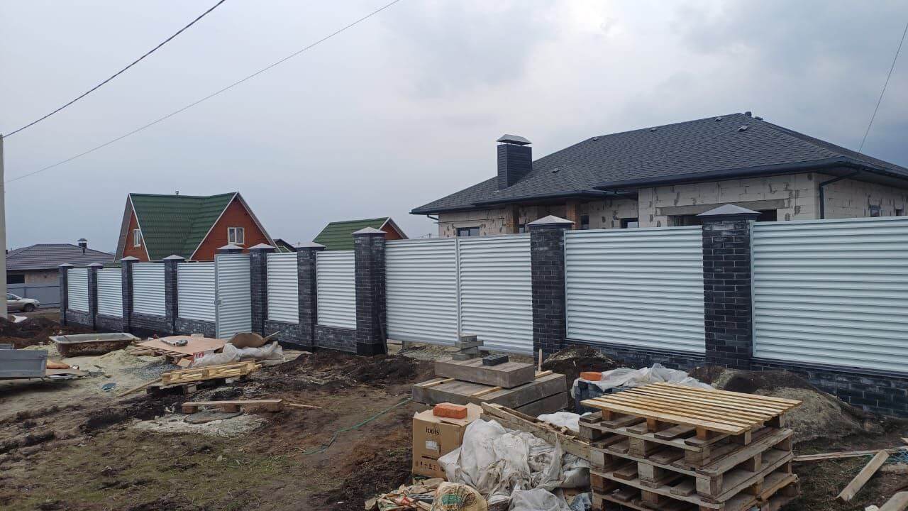Забор-жалюзи из ламелей ЭКО-Z 94м RAL9003/9003 Белый двусторонний фото 2 в Грозном