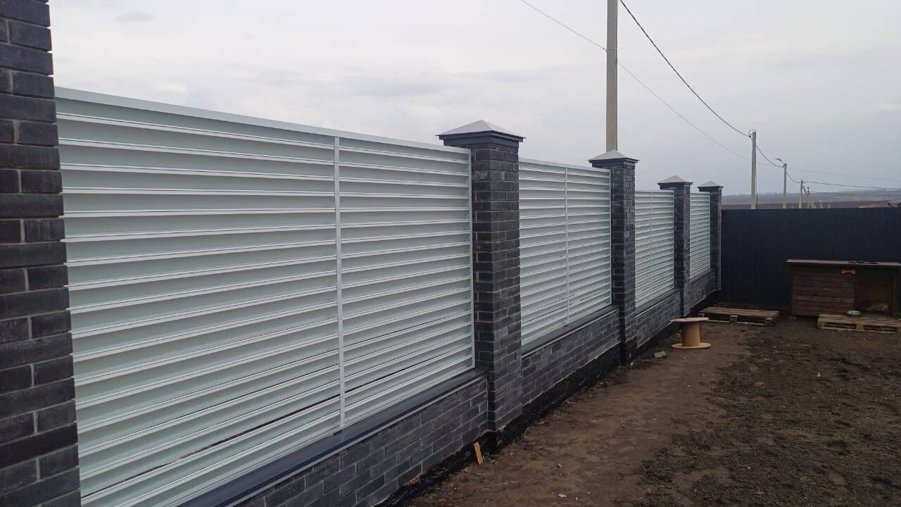 Забор-жалюзи из ламелей ЭКО-Z 94м RAL9003/9003 Белый двусторонний фото 1 в Грозном