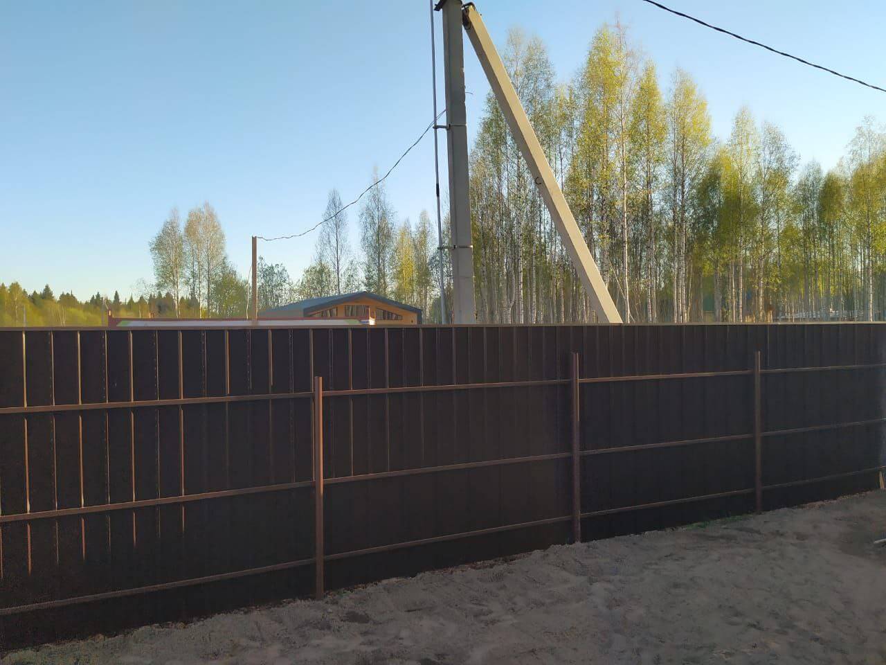 Забор из металлосайдинга ЕВРО-БРУС 25м Темный Каштан 3D Принтек фото 5 в Грозном