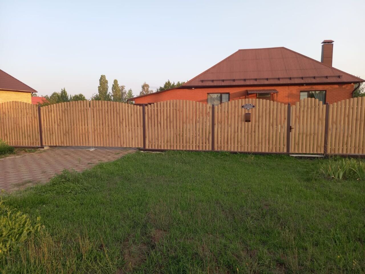 Забор из евроштакетника 24м Клен Светлый SteelArt фото 3 в Грозном