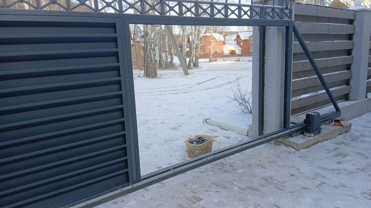 Входная группа из ламелей Хай-Тек RAL7024/7024 Серый Графит двусторонний МАТТЕ фото 10 в Грозном