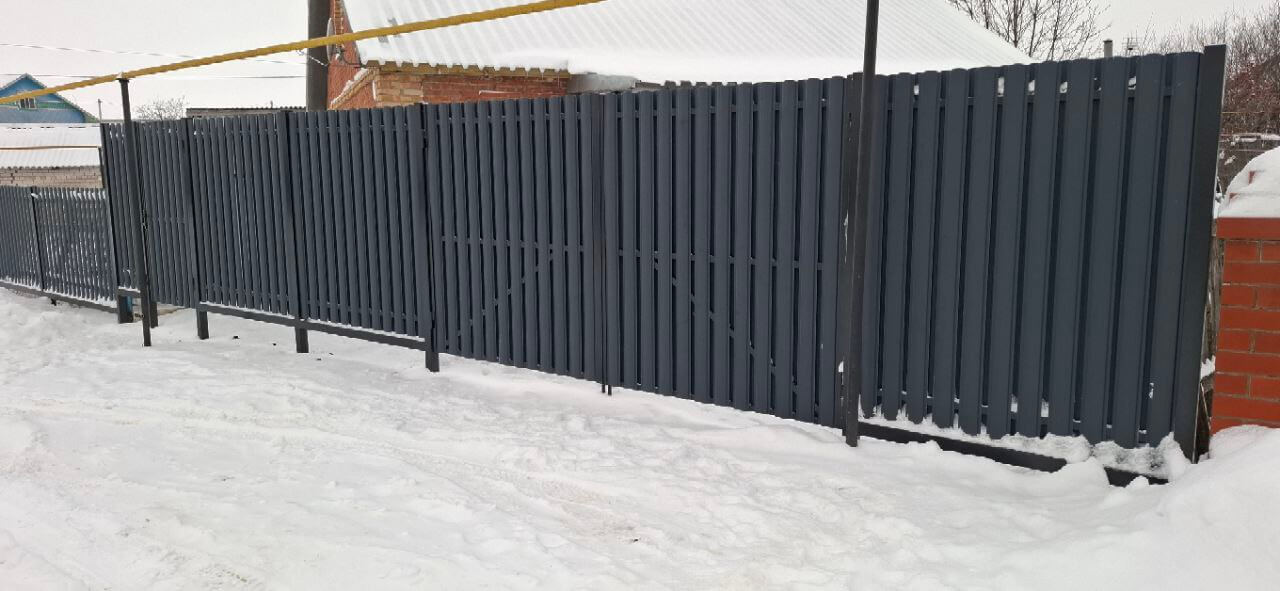 Забор из евроштакетника 27м RAL7024 Серый Графит МАТТЕ в Грозном