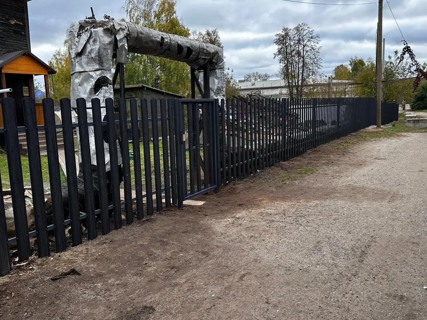 Забор из евроштакетника 63м Черное Дерево 3D Принтек фото 5 в Грозном