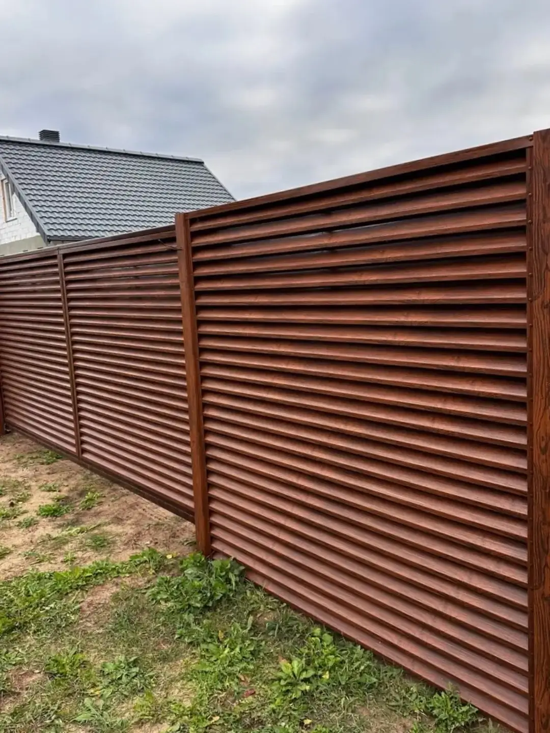 Забор-жалюзи из ламелей ЭКО-Z 58м Темный Дуб 3D Принтек фото 1 в Грозном