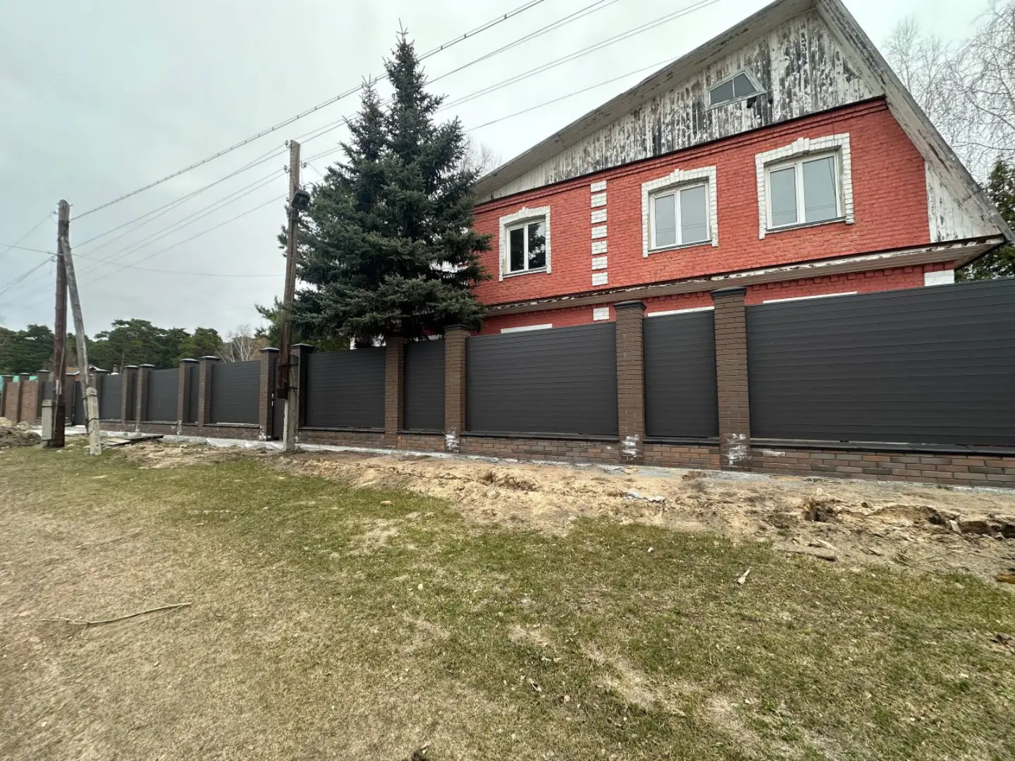 Забор-ранчо из металлического планкена 28м RAL8019 Темный Шоколад МАТТЕ фото 2 в Грозном